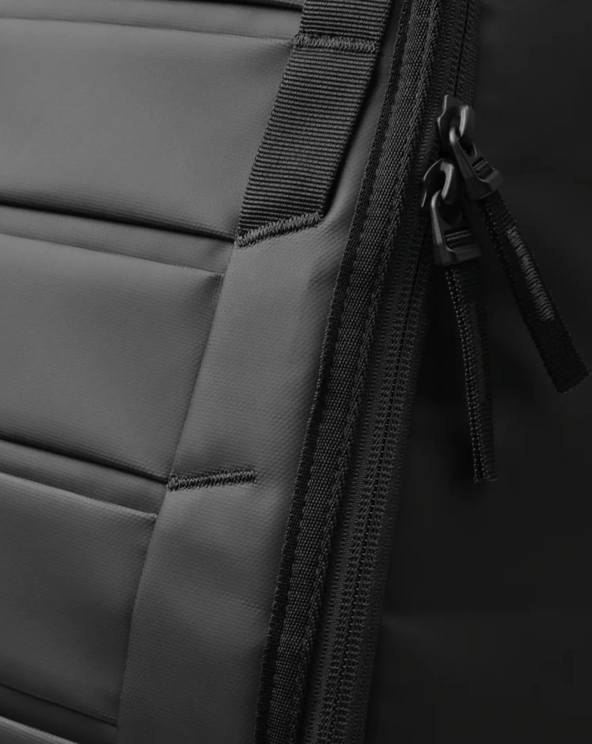 Db Journey - Hugger Backpack 25 L Black - Image 9