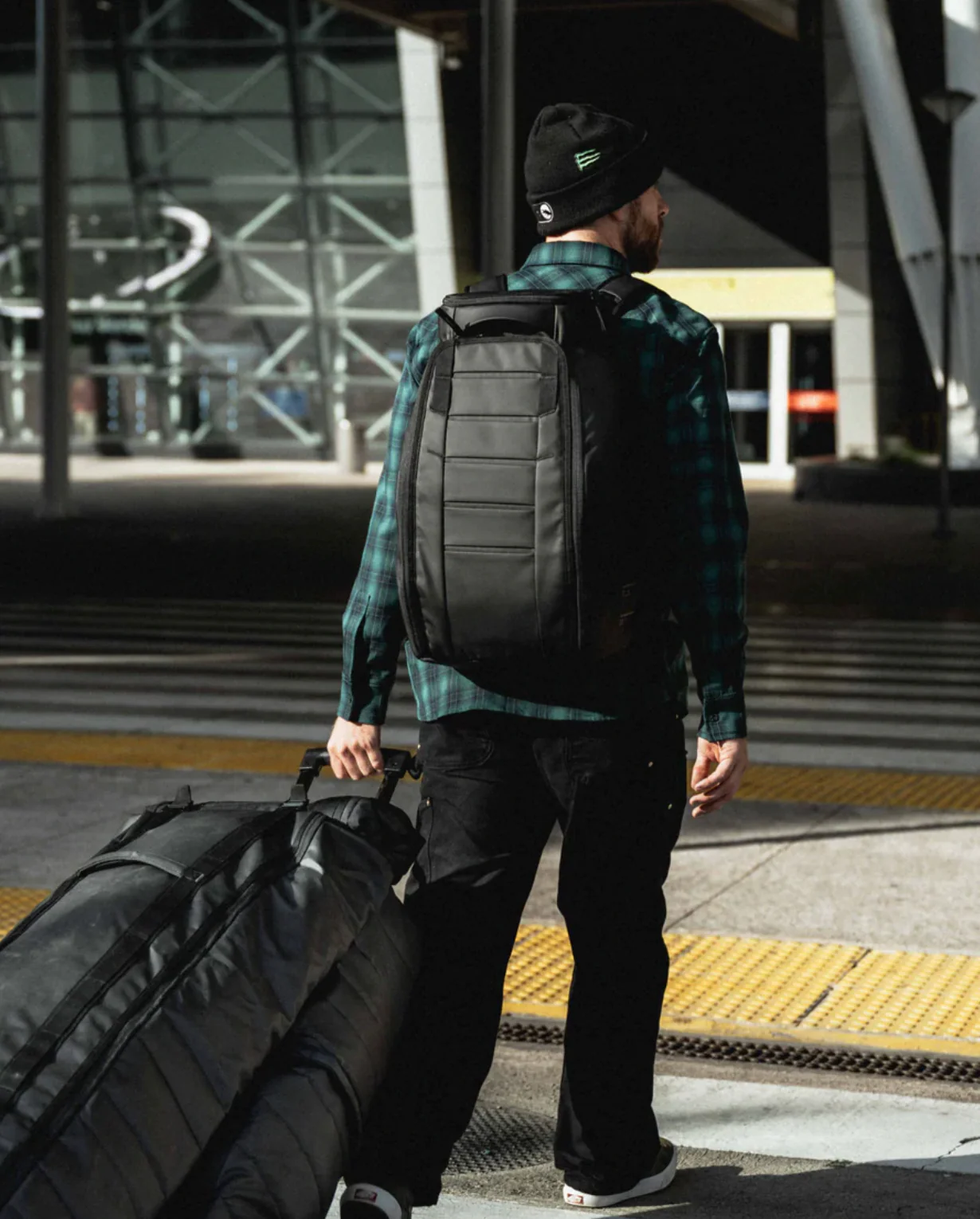 Db Journey - Hugger Backpack 30 L Black - Image 2