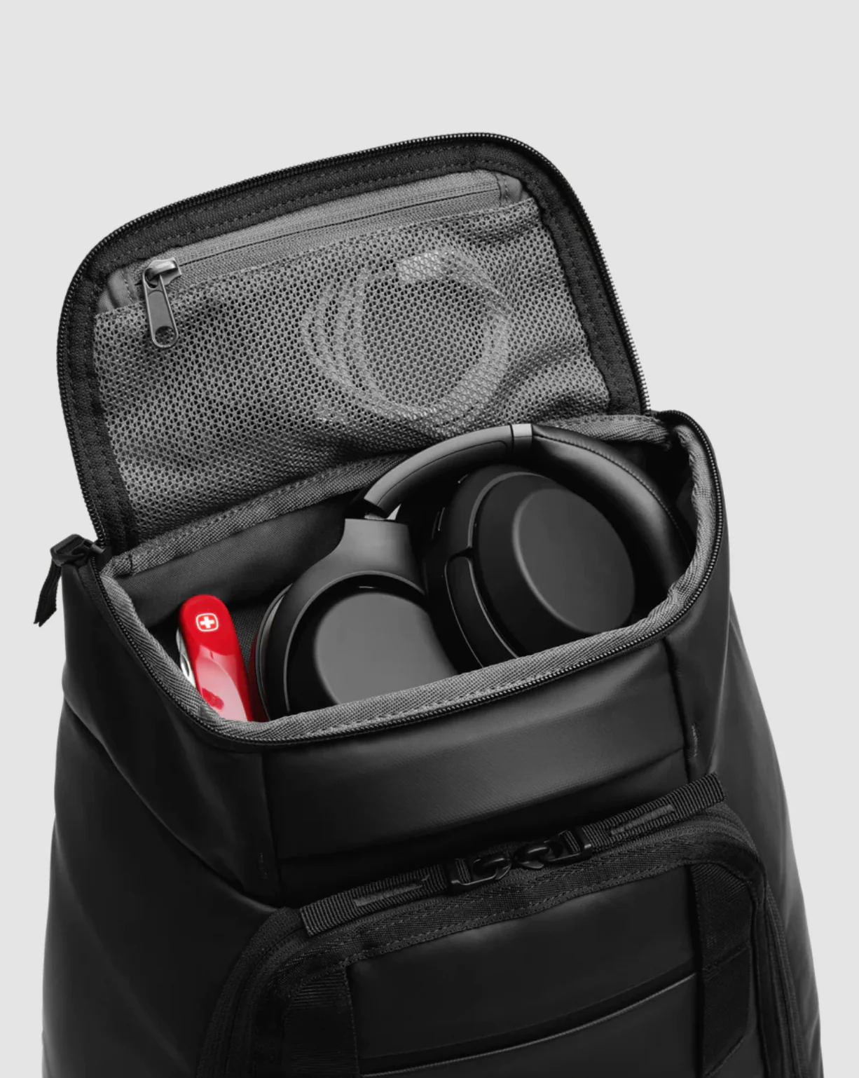 Db Journey - Hugger Backpack 30 L Black - Image 6