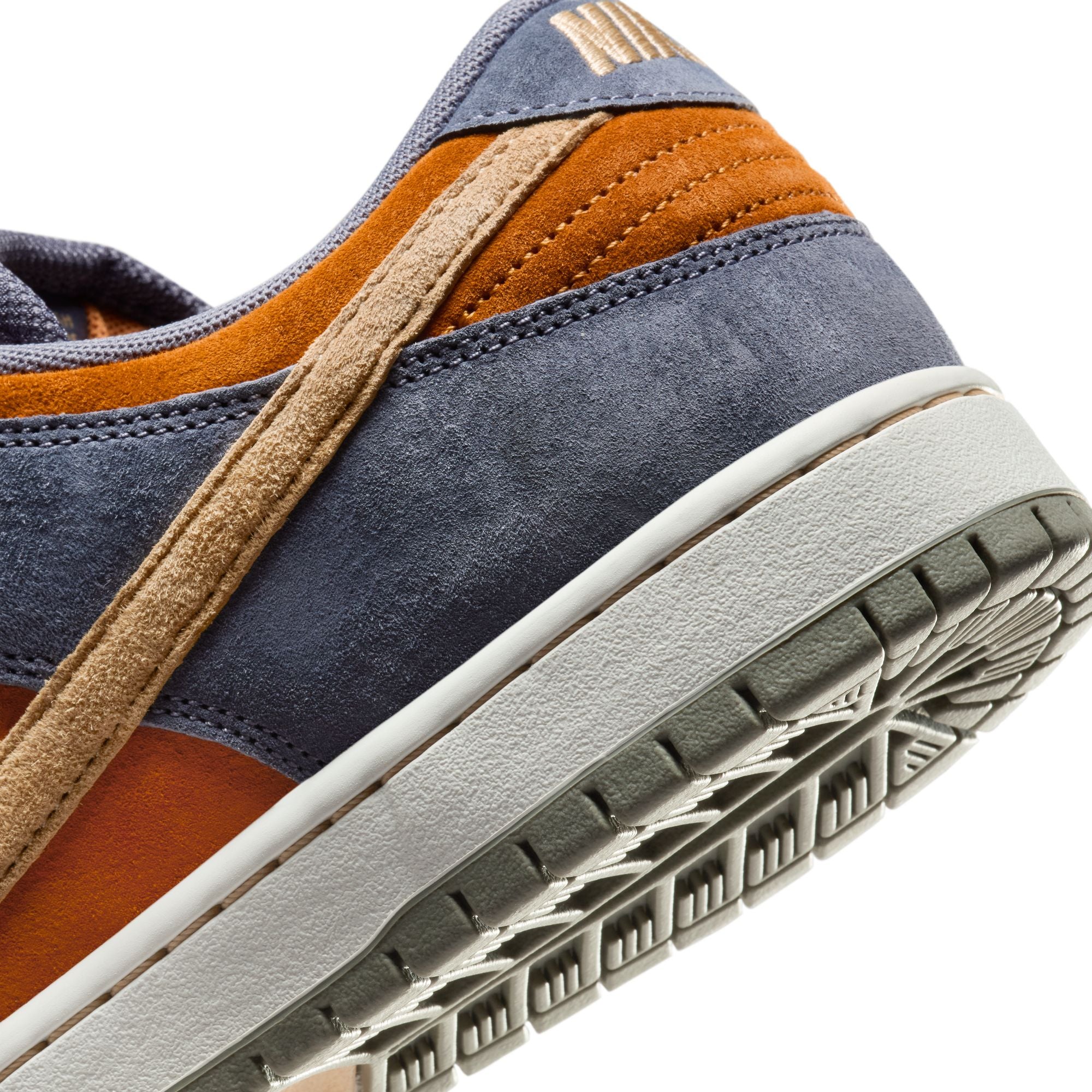 Nike SB Dunk Low Pro Light Carbon / Sesame-Monarch / Summit White - Image 9